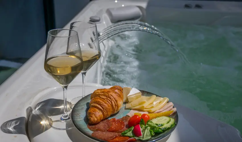 BJ81 Suite Hotel Sifok - Oktber 23. - teljes elrefizetssel (min. 3 j)