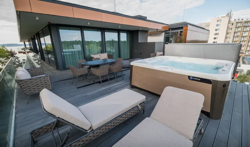 BJ81 Suite Hotel Sifok - Oktber 23. - teljes elrefizetssel (min. 3 j)