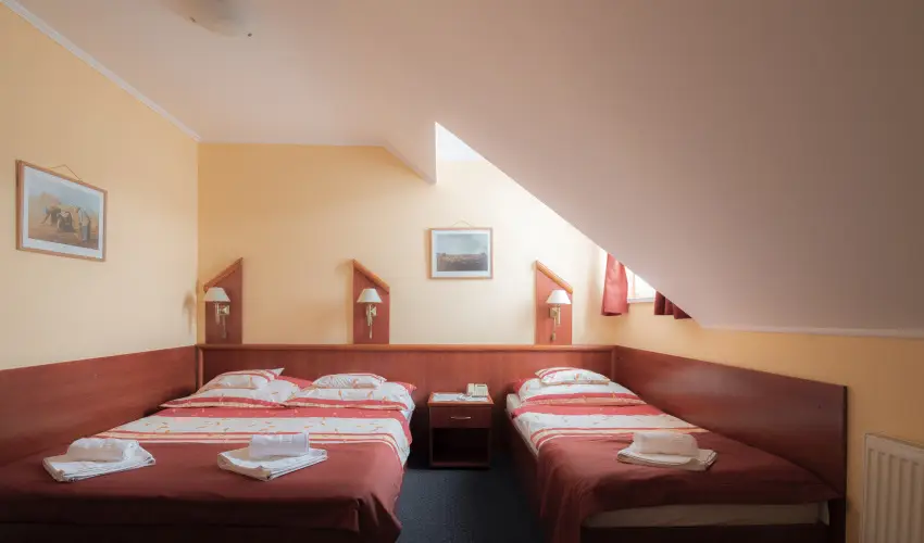 Boglrka Panzi-tterem  Mezkvesd - Oktber 23. (min. 3 j)