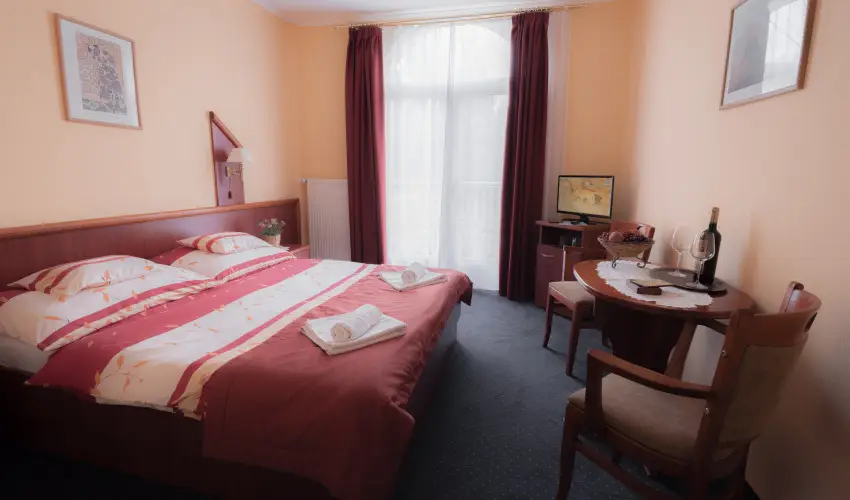 Boglrka Panzi-tterem  Mezkvesd - Oktber 23. (min. 3 j)