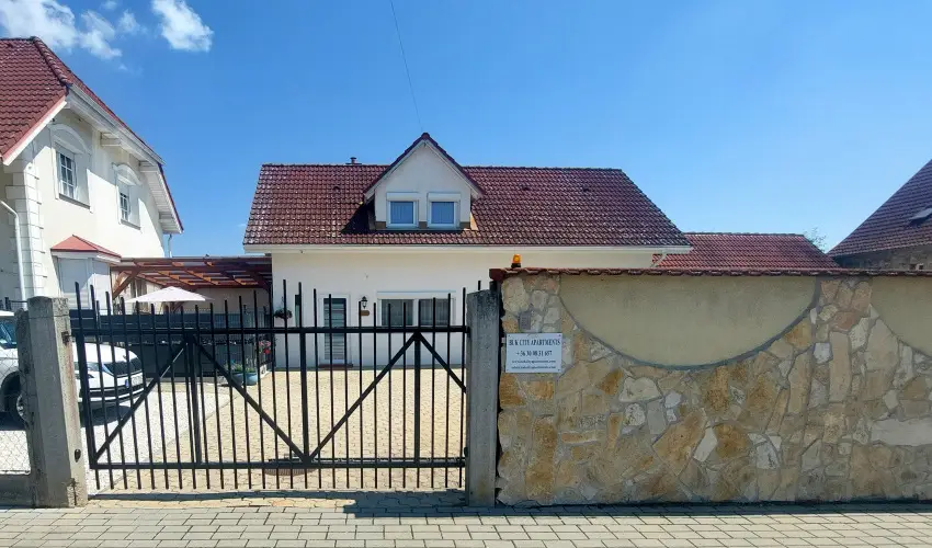 Bk City Apartments Bk, Bkfrd - Oktber 23.