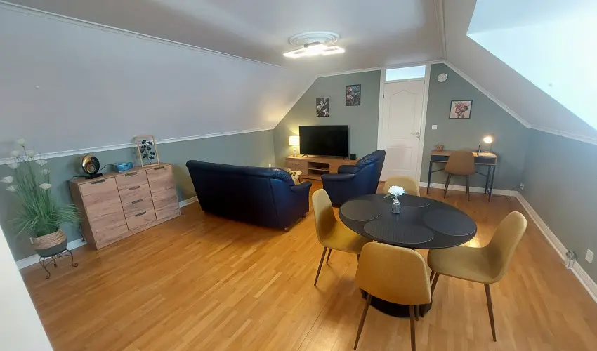 Bk City Apartments Bk, Bkfrd - Oktber 23.