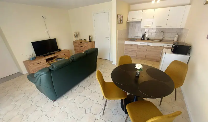 Bk City Apartments Bk, Bkfrd - Oktber 23.