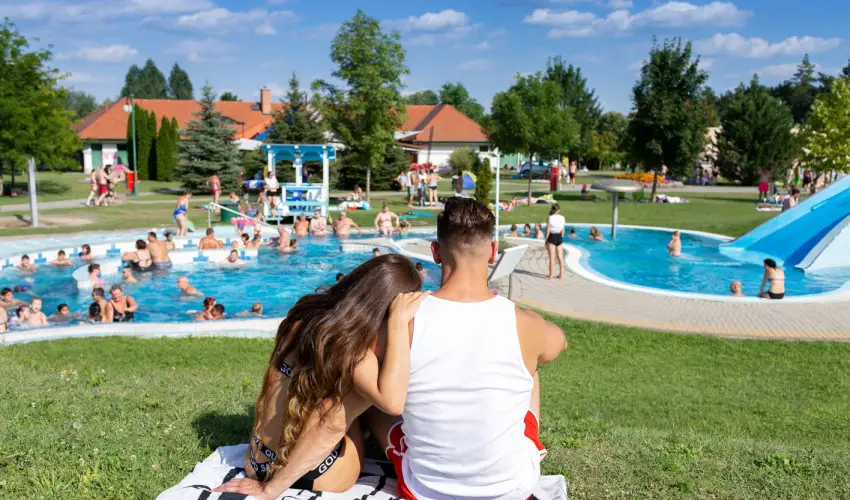 Cegldfrd Apartmanpark s Kemping Cegld - Oktber 23. (min. 2 j)