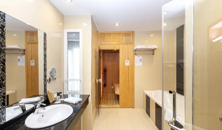 Colosseum Wellness Hotel Mrahalom - Oktber 23. (min. 2 j)