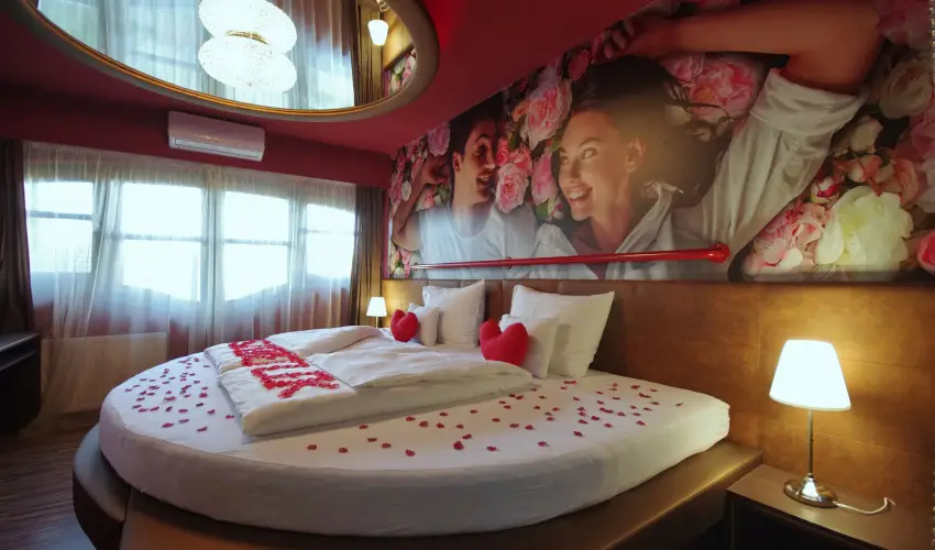 Corvin Hotel Gyula - Oktber 23. (min. 3 j)