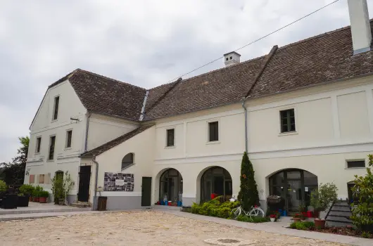 Edvy Malom Fogad� �s Barokk Udvarh�z - Okt�ber 23. (min. 2 �j)