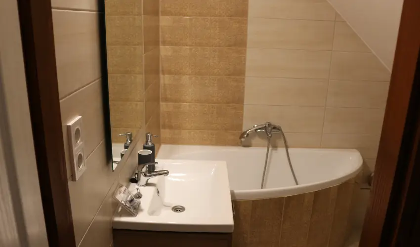 gerliget Vendghz Harkny - Oktber 23. (min. 2 j)