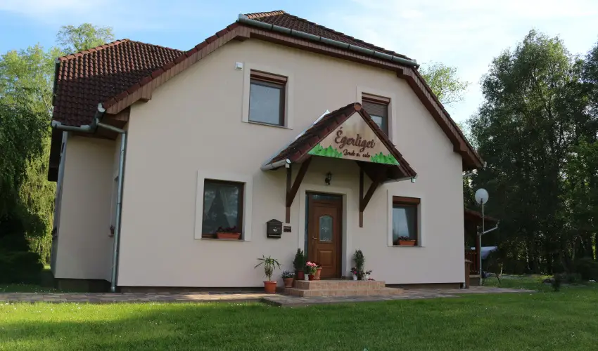 gerliget Vendghz Harkny - Oktber 23. (min. 2 j)