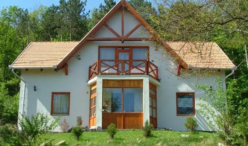 Szarvas Panzi� Erd�b�nye - Okt�ber 23. (min. 2 �j)