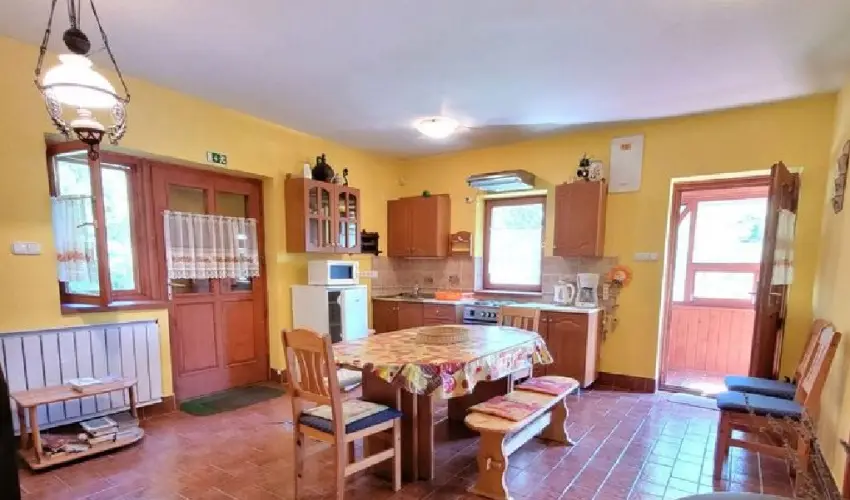 Szarvas Panzi� Erd�b�nye - Okt�ber 23. (min. 2 �j)