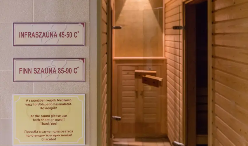 Erzsbet Nagy Szlloda Paks - Oktber 23.