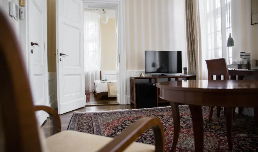 Erzsbet Nagy Szlloda Paks - Oktber 23.