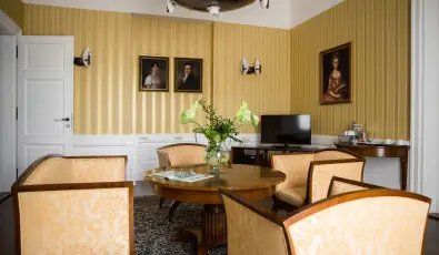 Erzsbet Nagy Szlloda Paks