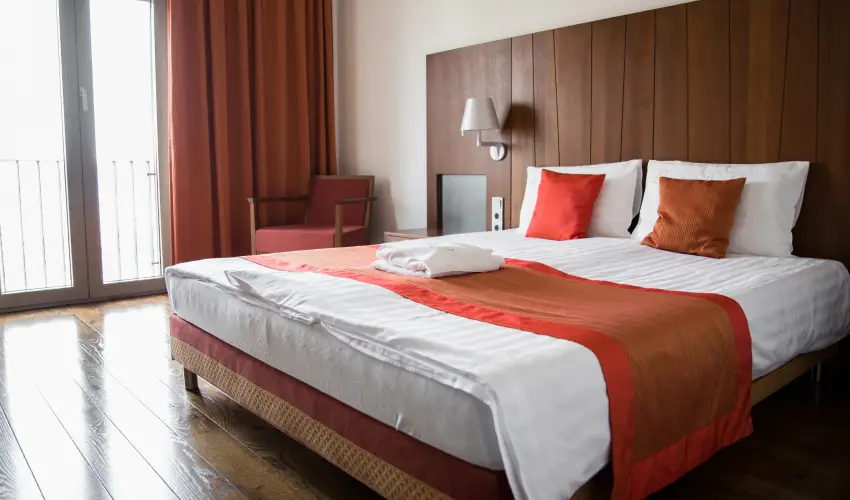 Erzsbet Nagy Szlloda Paks - Oktber 23.