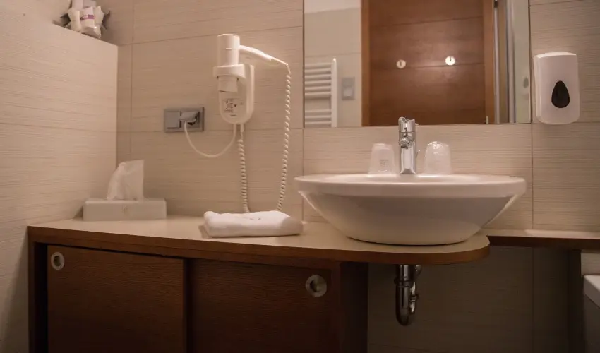 Erzsbet Nagy Szlloda Paks - Oktber 23.