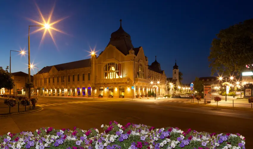 Erzsbet Kirlyn Szlloda Gdll - Oktber 23. - specilis elrefizetssel