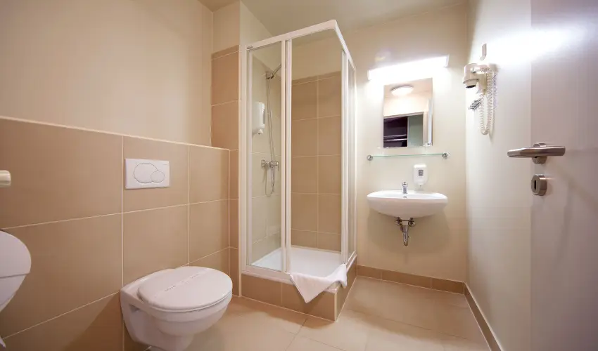 Erzsbet Kirlyn Szlloda Gdll - Oktber 23. - specilis elrefizetssel