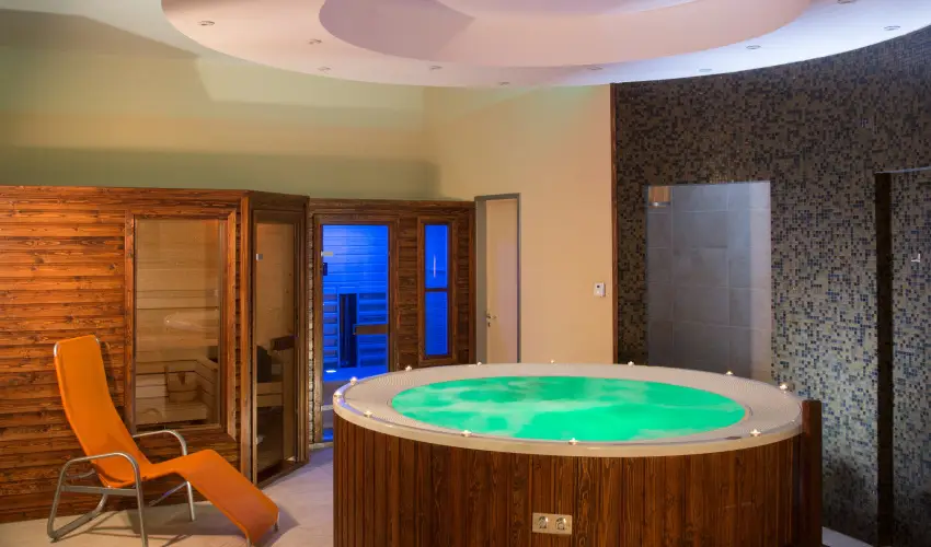 Erzsbet Kirlyn Szlloda Gdll - Oktber 23. - specilis elrefizetssel