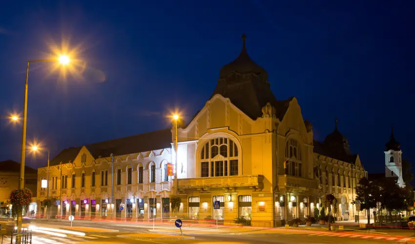 Erzsbet Kirlyn Szlloda Gdll - Oktber 23. - specilis elrefizetssel