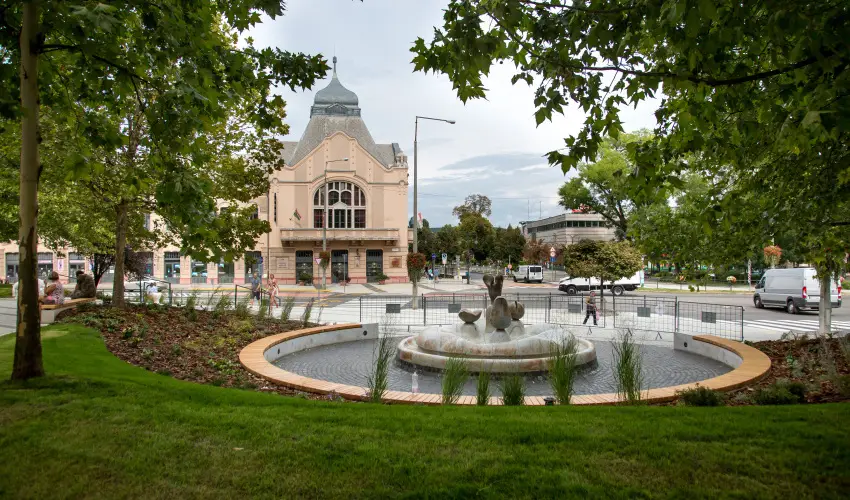 Erzsbet Kirlyn Szlloda Gdll - Oktber 23. - specilis elrefizetssel