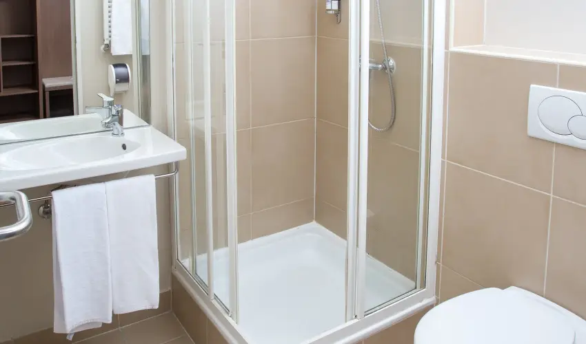 Erzsbet Kirlyn Szlloda Gdll - Oktber 23. - specilis elrefizetssel