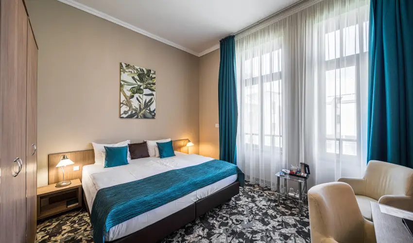 Erzsbet Kirlyn Szlloda Gdll - Oktber 23. - specilis elrefizetssel