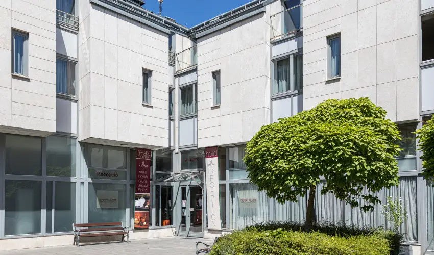 Erzsbet Kirlyn Szlloda Gdll - Oktber 23. - specilis elrefizetssel