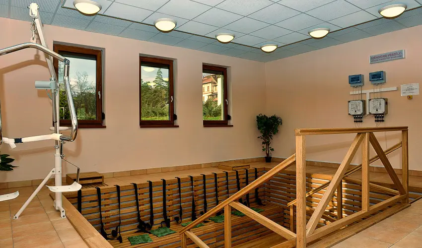 Erzsbet Park Hotel Pardfrd - Oktber 23. (min. 3 j)