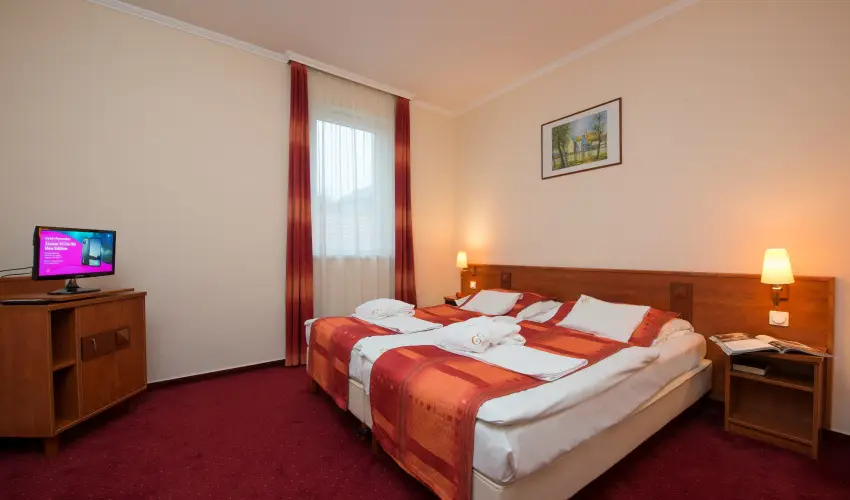 Erzsbet Park Hotel Pardfrd - Oktber 23. (min. 3 j)