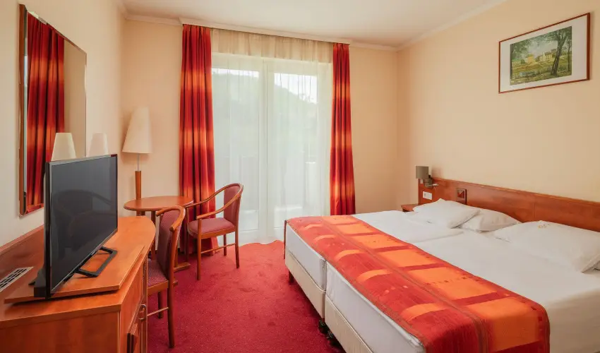 Erzsbet Park Hotel Pardfrd - Oktber 23. (min. 3 j)