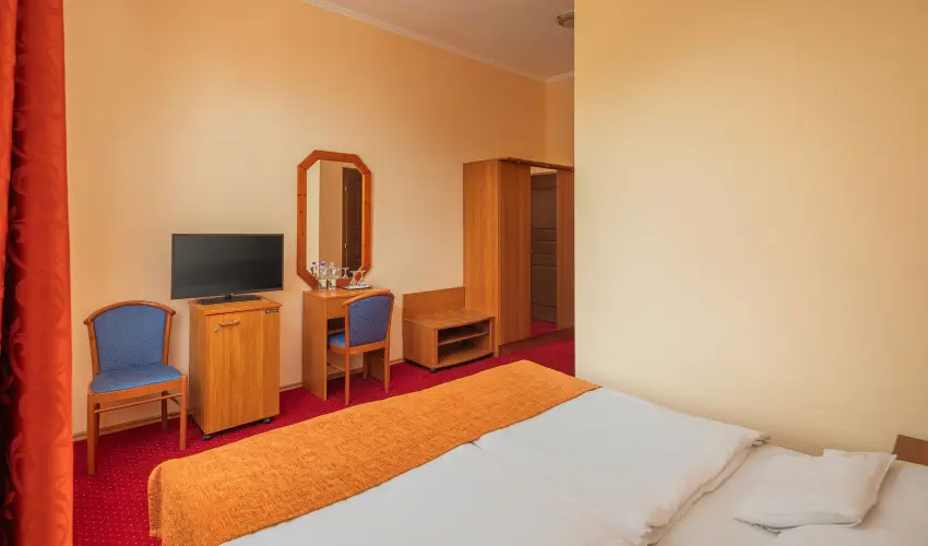Erzsbet Park Hotel Pardfrd - Oktber 23. (min. 3 j)