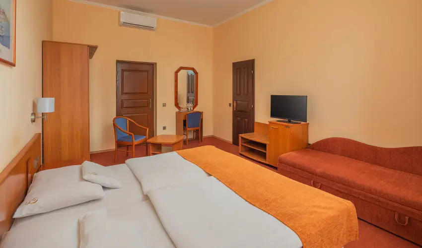 Erzsbet Park Hotel Pardfrd - Oktber 23. (min. 3 j)