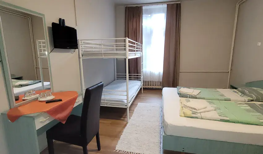 Ez�stfeny� �d�l� Visegr�d - Okt�ber 23. (min. 2 �j)