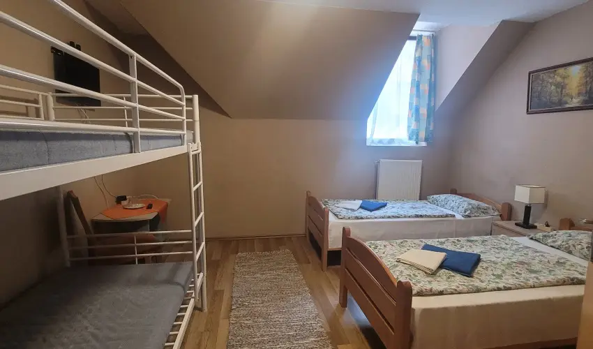 Ez�stfeny� �d�l� Visegr�d - Okt�ber 23. (min. 2 �j)