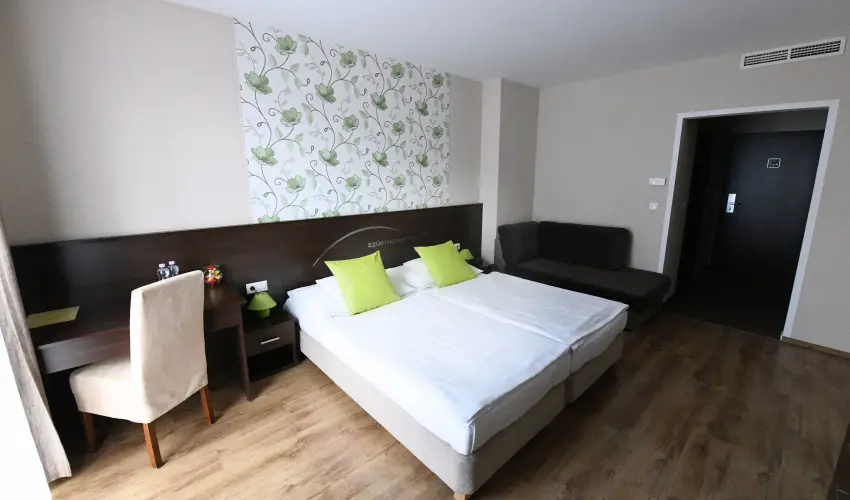 Ezsthd Hotel Veszprm - Oktber 23.