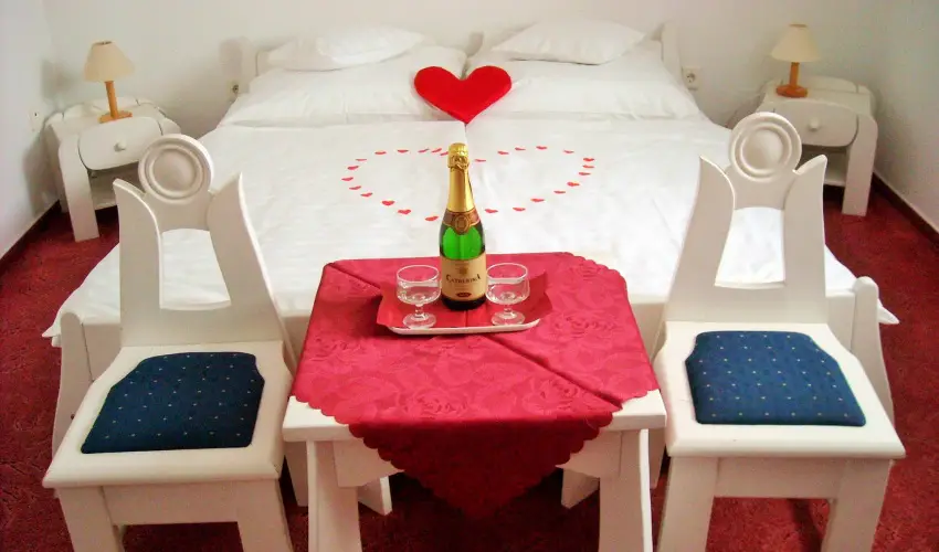 Fodor Hotel Gyula - Oktber 23. (min. 2 j)