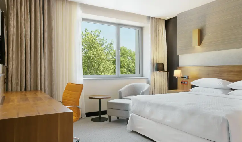 Four Points by Sheraton Kecskemt Hotel & Konferenciakzpont Kecskemt - Oktber 23. 