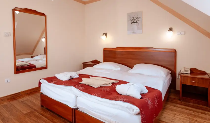 Fried Kast�ly Hotel Simontornya - Okt�ber 23. (min. 3 �j)