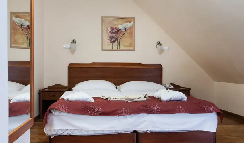 Fried Kast�ly Hotel Simontornya - Okt�ber 23. (min. 3 �j)