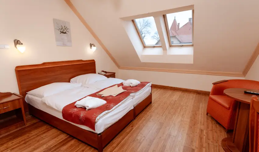 Fried Kast�ly Hotel Simontornya - Okt�ber 23. (min. 3 �j)