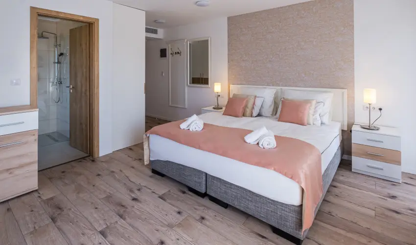 Fred Centrum Panzi Balatonfred - Oktber 23. (min. 3 j)