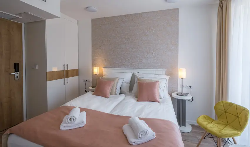 Fred Centrum Panzi Balatonfred - Oktber 23. (min. 3 j)