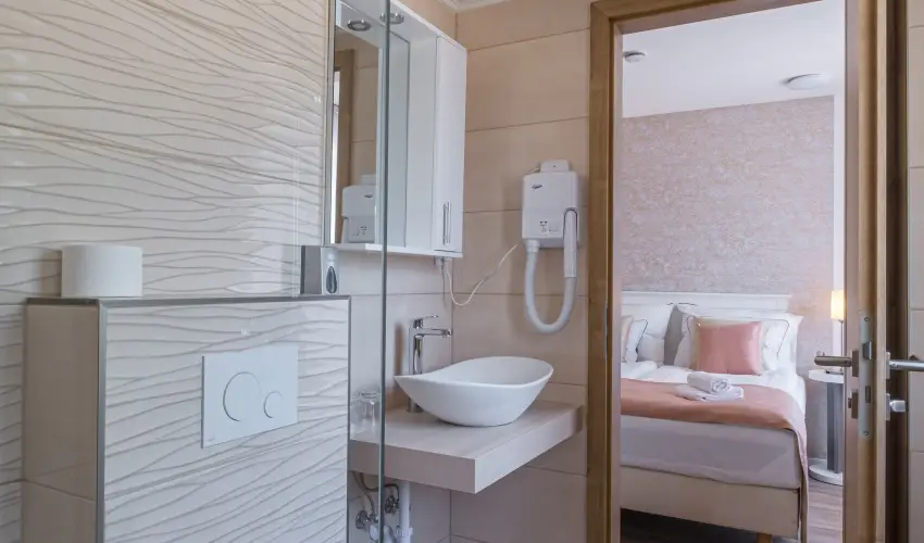 Fred Centrum Panzi Balatonfred - Oktber 23. (min. 3 j)