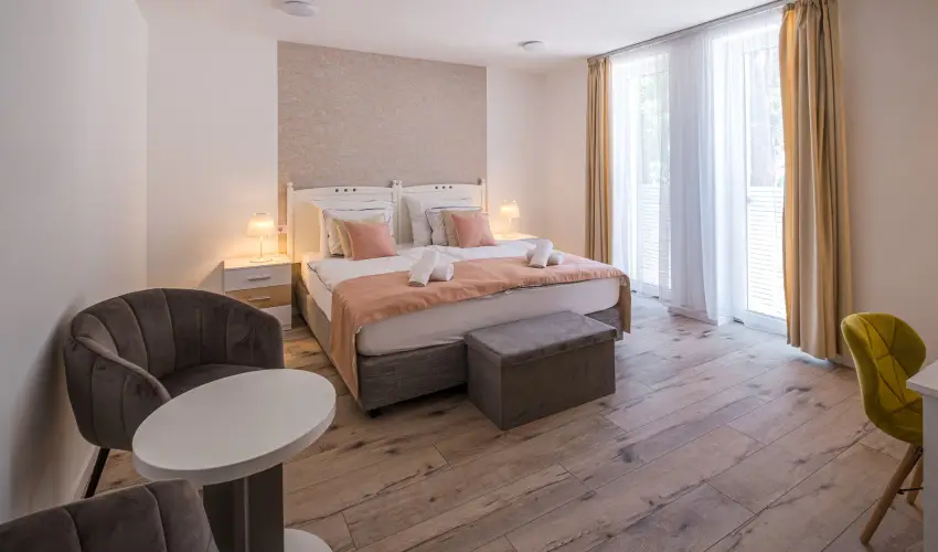 Fred Centrum Panzi Balatonfred - Oktber 23. (min. 3 j)