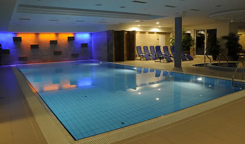 Garden Hotel Wellness & Konferencia Szolnok - deskettes romantika (min. 2 j)