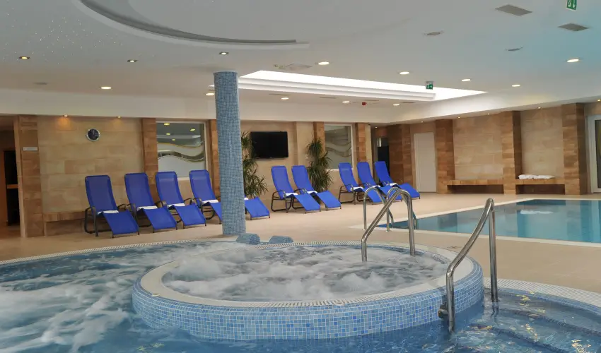 Garden Hotel Wellness & Konferencia Szolnok - deskettes romantika (min. 2 j)
