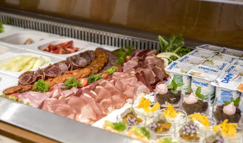 Garden Hotel Wellness & Konferencia Szolnok - deskettes romantika (min. 2 j)