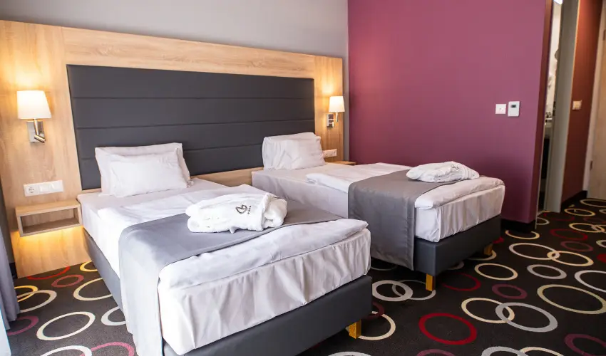 Garden Hotel Wellness & Konferencia Szolnok - deskettes romantika (min. 2 j)