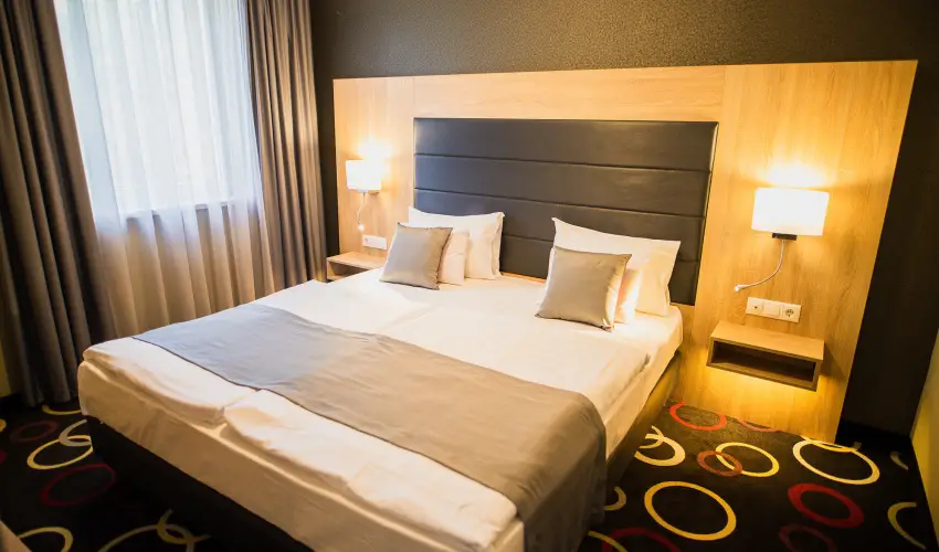 Garden Hotel Wellness & Konferencia Szolnok - deskettes romantika (min. 2 j)